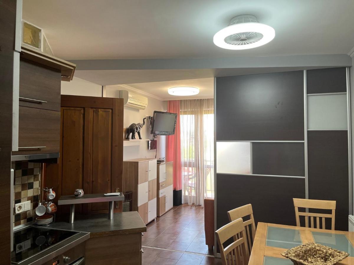 Brookforest Family Apartman Hajduszoboszlo Bagian luar foto