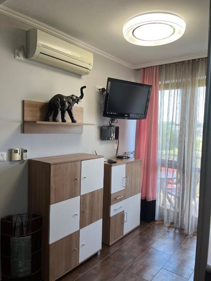 Brookforest Family Apartman Hajduszoboszlo Bagian luar foto
