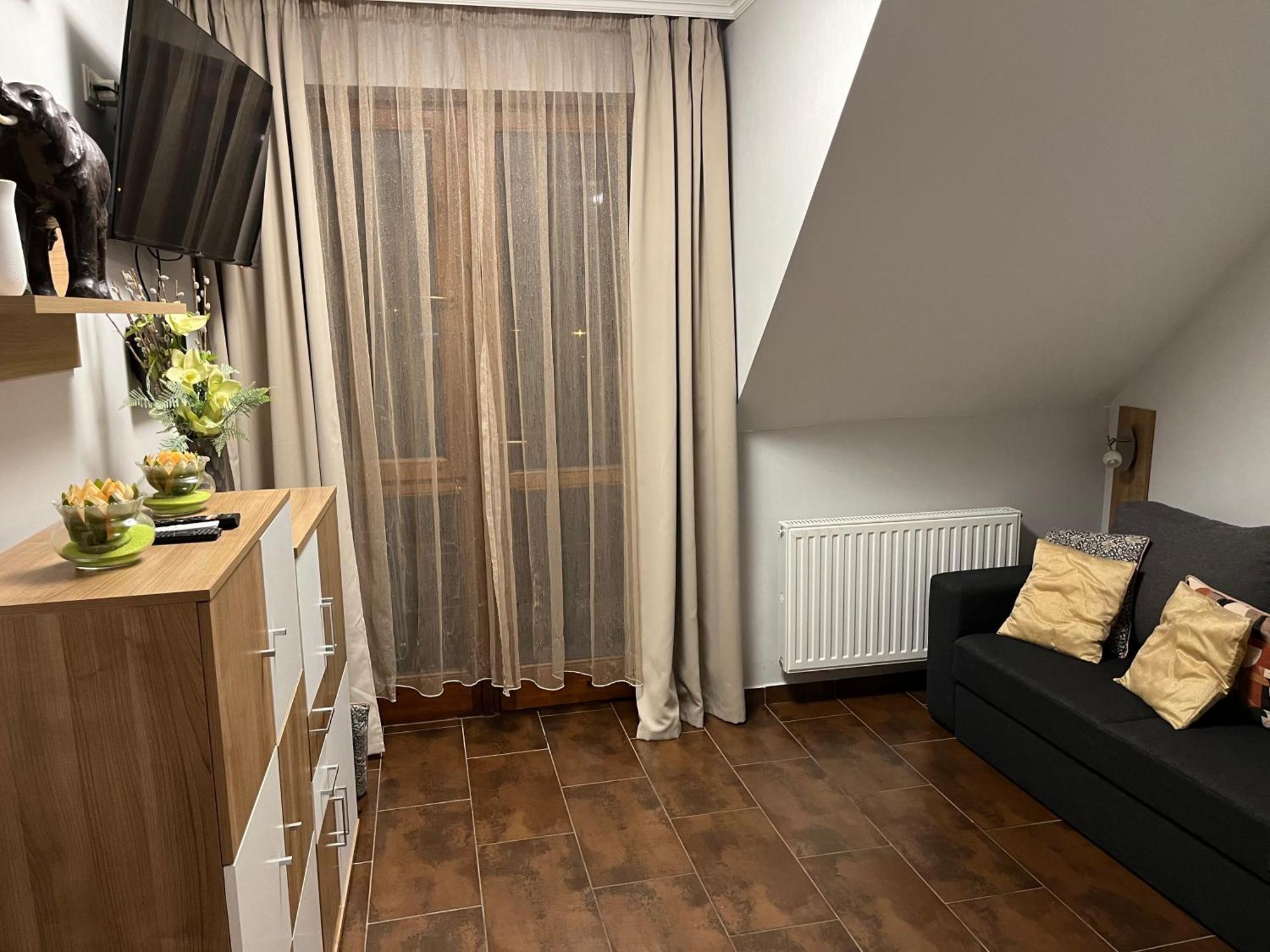 Brookforest Family Apartman Hajduszoboszlo Bagian luar foto